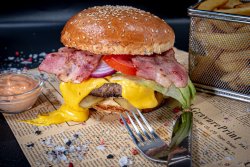 FFP Burger + Cartofi Steakhouse + Sos image