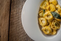 Tortellini Burro e Salvia image