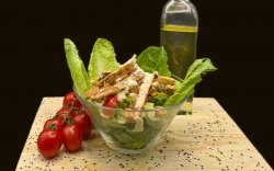 Salată Caesar cu pui 300g image
