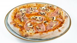 Pizza prosciutto funghi image