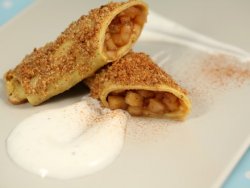 Clatite cu mere la cuptor image