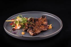 Ceafă de porc la grătar image