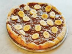 Pizza cu ciocolată și banane image