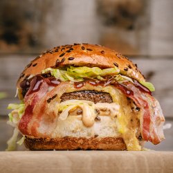Burger smokehouse double image