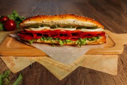 Sandwich cu salam, jalapeno și mozzarella image