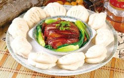 Porc sos chinezesc și pâine chinezească 笋干扣肉（面包） image