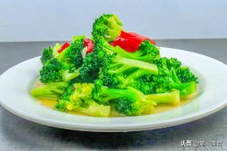 Salată cu broccoli și legume 炒西兰花 image