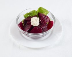 salata de sfecla rosie image
