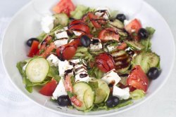 Salată grecească image