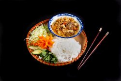 Bun Cha - Piept de Porc la grătar cu chiftele image