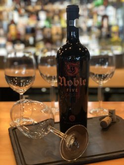 Noble Five Budureasca sec - Cabernet Sauvignon, Pinot noir, Merlot, Syrah image