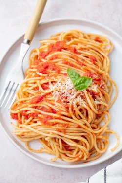 Spaghetti pomodorro Fresco image
