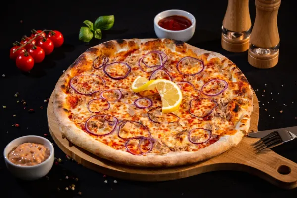 Pizza cu Ton image