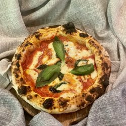 Pizza Margherita image