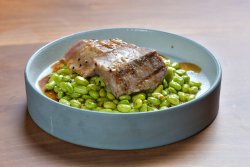 Tuna steak with veggies, quinoa & pistachio image