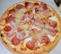 Pizza Quattro Carne 40 cm image