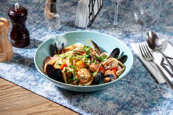 Spaghete cu fructe de mare image