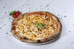 Pizza Margherita                                                                                                       image