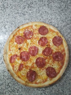 Pizza Salami MEDIE image