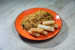 Noodles cu pachețele de primăvară image