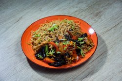 30% reducere: Noodles cu pui și bambus image