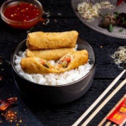 Rice box cu spring rolls image