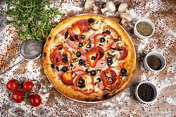 Pizza della casa image