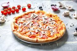 Pizza Prosciutto e Funghi Ø32cm image