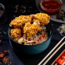 Noodles box cu aripioare pane image