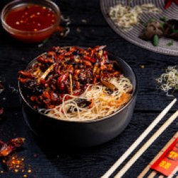 Noodles box cu pui cu arome image