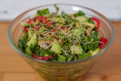 Salată verde de sezon image