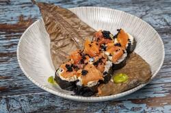 Sushi maki cu somon fume ( 8 buc) image