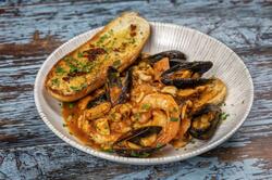 Tigaie cu fructe de mare image