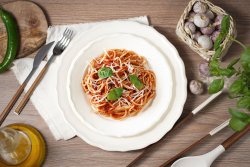 Spaghetti ai Pomodoro image