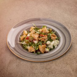 Salată de Pui la Grătar image
