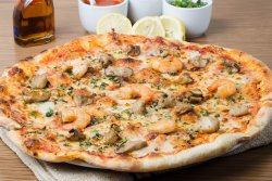 Pizza mare e monti image
