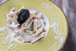 Spaghete sau penne carbonara image
