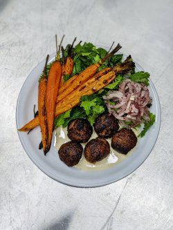 Kofte cu morcovi în glazură de harissa image