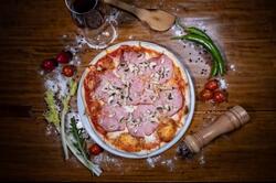 Pizza Prosciutto e Funghi image