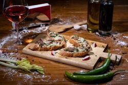 Bruschete cu mozzarella si hribi image