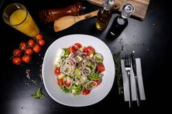 Salata de avocado si mozzarella image