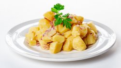 Salată de cartofi image