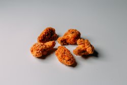 8 chicken wings image