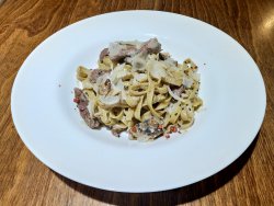 Paste cu mușchi de vită, mix de ciuperci și cremă de trufe image