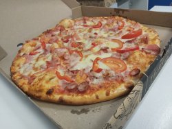 Pizza Canada image