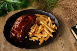 Scăriță de porc în sos barbeque image