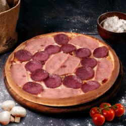 Pizza Prosciutto e salami image