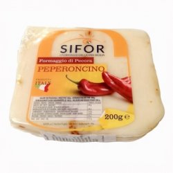 Brânză Pecorino proaspătă cu ardei iuți