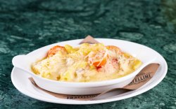 Penne al forno with tomatoes, turkey breast and sour cream image