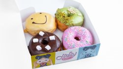 4 Donuts image